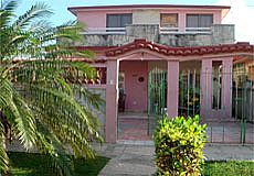 Casa David y Ailem | Guanabo